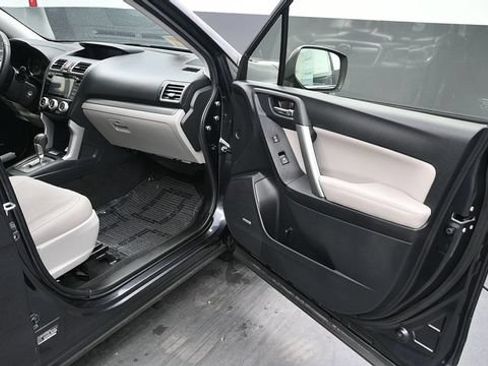 Used 2016 Subaru Forester 2.5i Limited AWD/4WD image 12