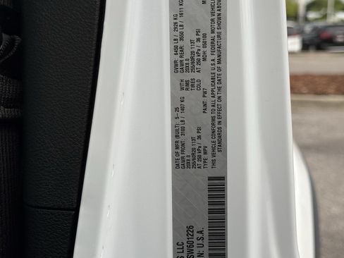 Used 2025 Jeep Wrangler Unlimited Sahara AWD/4WD image 35