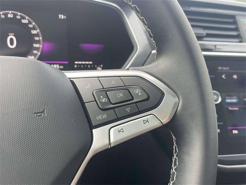 Used 2022 Volkswagen Tiguan SE R-Line image 22