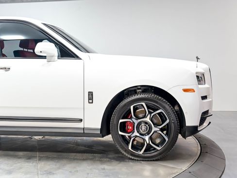 Used 2021 Rolls-Royce Cullinan Black Badge AWD/4WD image 20