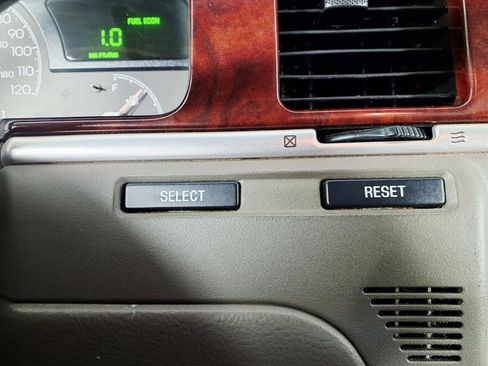 Used 2004 Lincoln Town Car Ultimate image 23