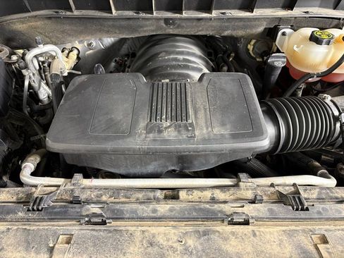 Used 2023 Chevrolet Suburban Premier image 45