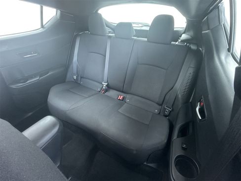 Used 2018 Toyota C-HR XLE image 37