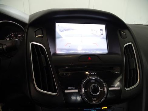 Used 2018 Ford Focus SEL image 11