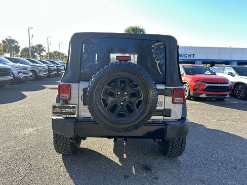 Used 2016 Jeep Wrangler Sport image 15