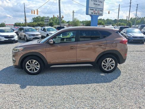 Used 2017 Hyundai Tucson SE Plus w/ Cargo Package FWD image 2