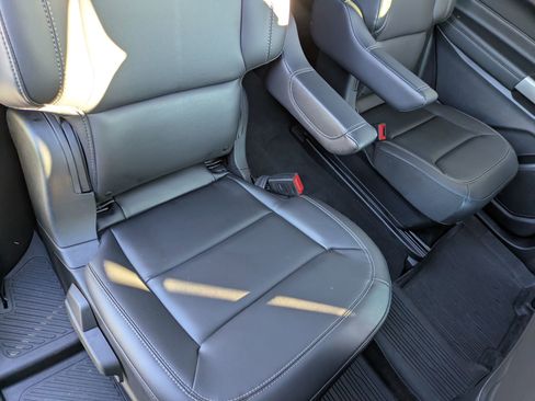 Certified 2023 Ford Explorer XLT w/ Equipment Group 202A image 38