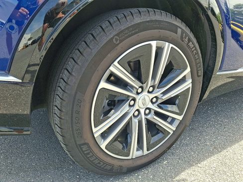 Used 2024 Cadillac Lyriq Luxury AWD/4WD image 12