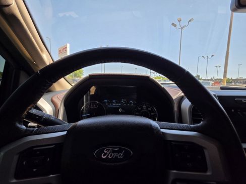 Used 2018 Ford F150 Lariat image 26