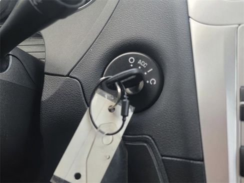 Used 2009 Chevrolet Malibu LT image 28