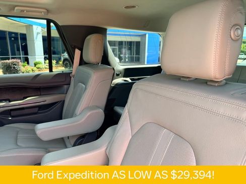 Used 2019 Ford Expedition Limited w/ Equipment Group 301A RWD image 18