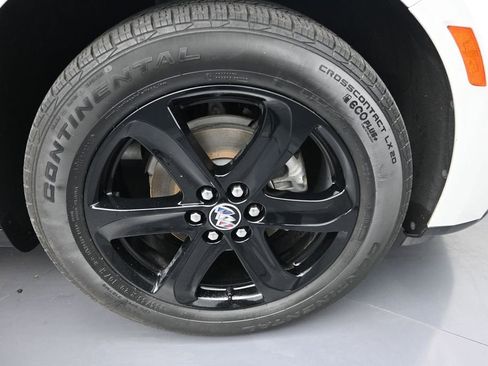 Used 2024 Buick Enclave Essence w/ Sport Touring Edition FWD image 9