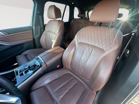 Used 2025 BMW X5 xDrive50e image 24