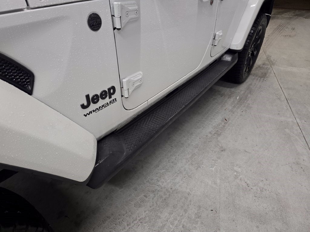 Used 2021 Jeep Wrangler Unlimited Sahara AWD/4WD image 10
