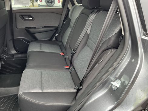 Used 2022 Nissan Rogue SV image 15