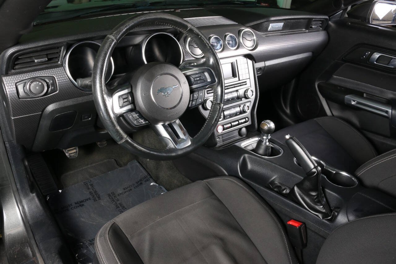 Used 2018 Ford Mustang GT w/ GT Performance Package RWD image 26