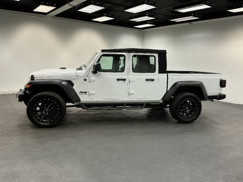 Used 2024 Jeep Gladiator Sport AWD/4WD image 2