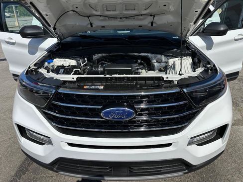 Used 2020 Ford Explorer XLT w/ Equipment Group 202A RWD image 26