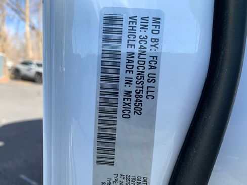 Used 2025 Jeep Compass Limited image 29