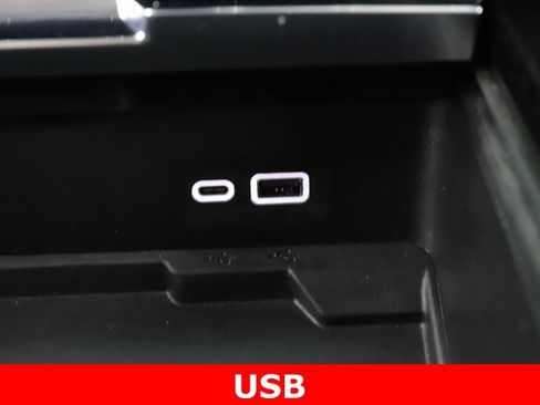 Used 2025 GMC Yukon Denali w/ Denali Reserve Package image 29