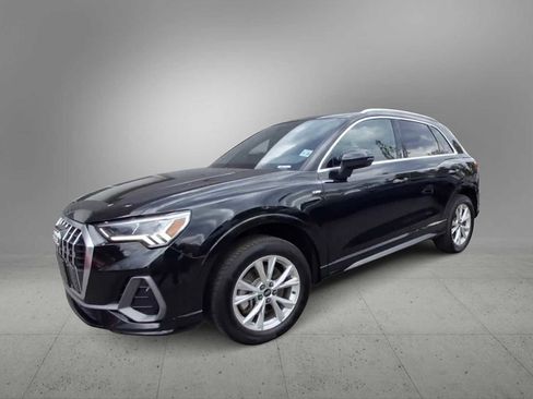 Certified 2024 Audi Q3 2.0T Premium w/ Convenience Package AWD/4WD image 4