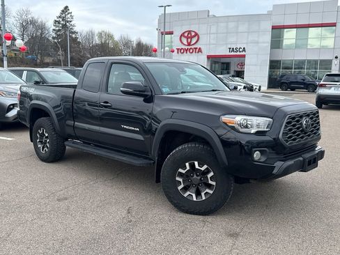 Used 2020 Toyota Tacoma TRD Off-Road w/ Technology Package image 1