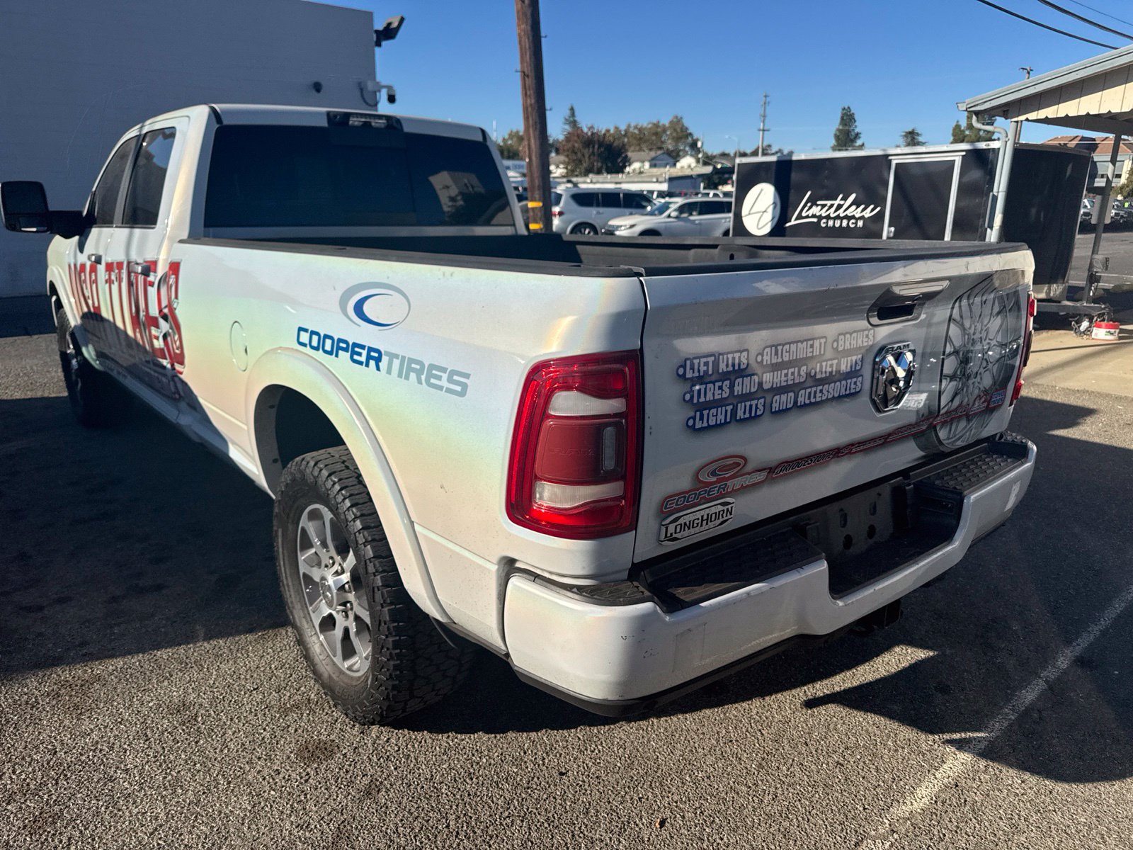 Used 2024 RAM 3500 Limited w/ Towing Technology Group AWD/4WD image 2