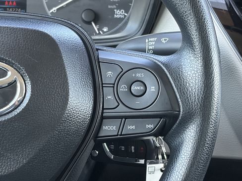 Certified 2025 Toyota Corolla LE FWD image 18