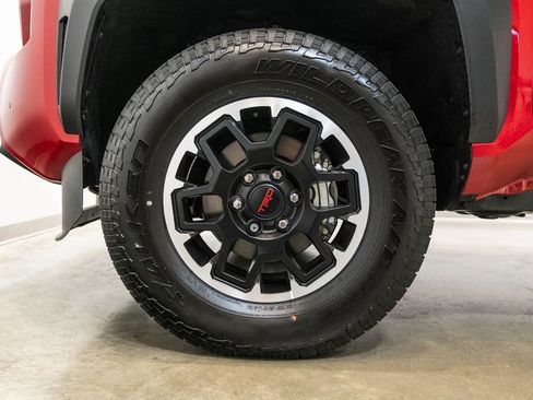 Used 2025 Toyota Tacoma TRD Off-Road w/ TRD Off Road Upgrade Package AWD/4WD image 11