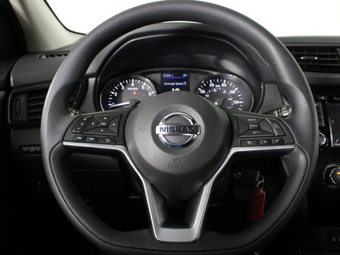 Used 2020 Nissan Rogue Sport S image 9