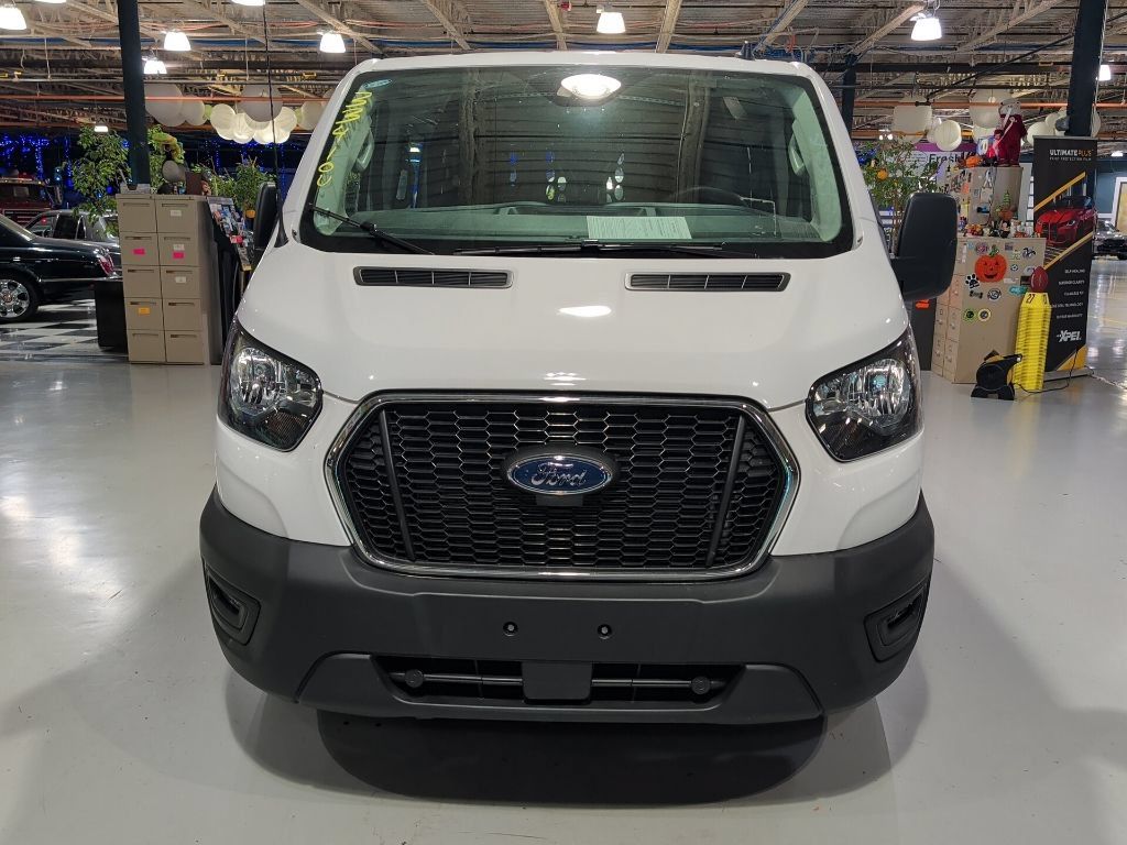 Used 2025 Ford Transit 250 Low Roof w/ Exterior Upgrade Package RWD image 4