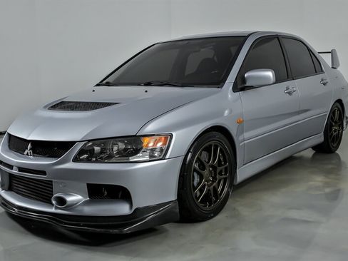 Used 2006 Mitsubishi Lancer Evolution AWD/4WD image 6