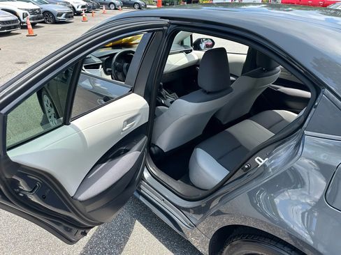 Used 2025 Toyota Corolla LE FWD image 14