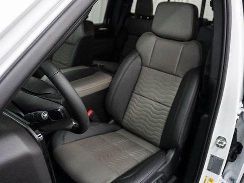 New 2026 Chevrolet Silverado 2500 ZR2 image 16