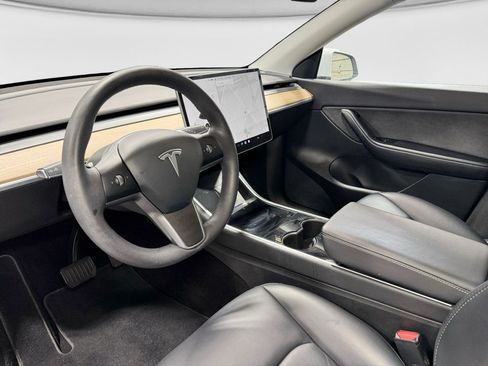 Used 2021 Tesla Model Y 2WD image 16