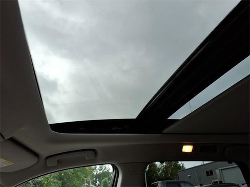 Used 2025 Nissan Pathfinder SL w/ SL Premium Package image 16