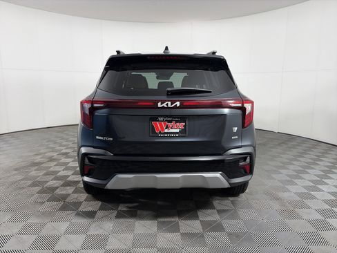 Used 2024 Kia Seltos EX image 7
