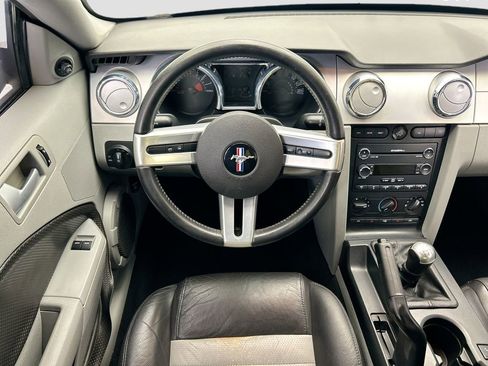 Used 2008 Ford Mustang GT RWD image 10