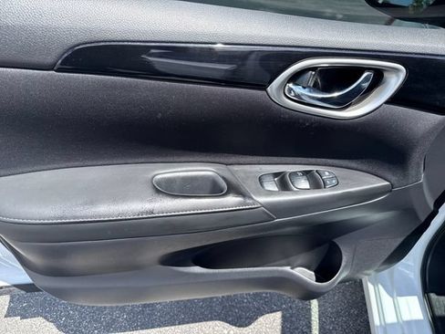 Used 2019 Nissan Sentra SV FWD image 9