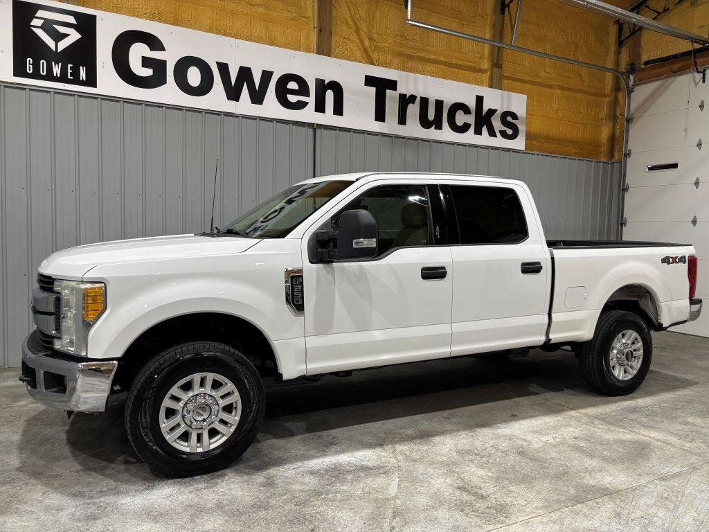 Used 2017 Ford F250 XLT w/ XLT Value Package AWD/4WD image 4