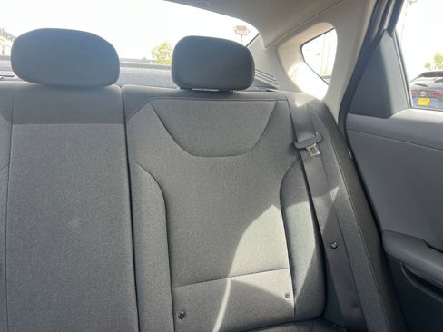 Used 2025 Kia K4 LXS image 37