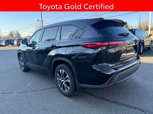 Certified 2023 Toyota Highlander XLE image 12