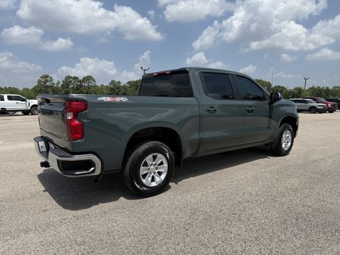 Used 2025 Chevrolet Silverado 1500 LT AWD/4WD image 2