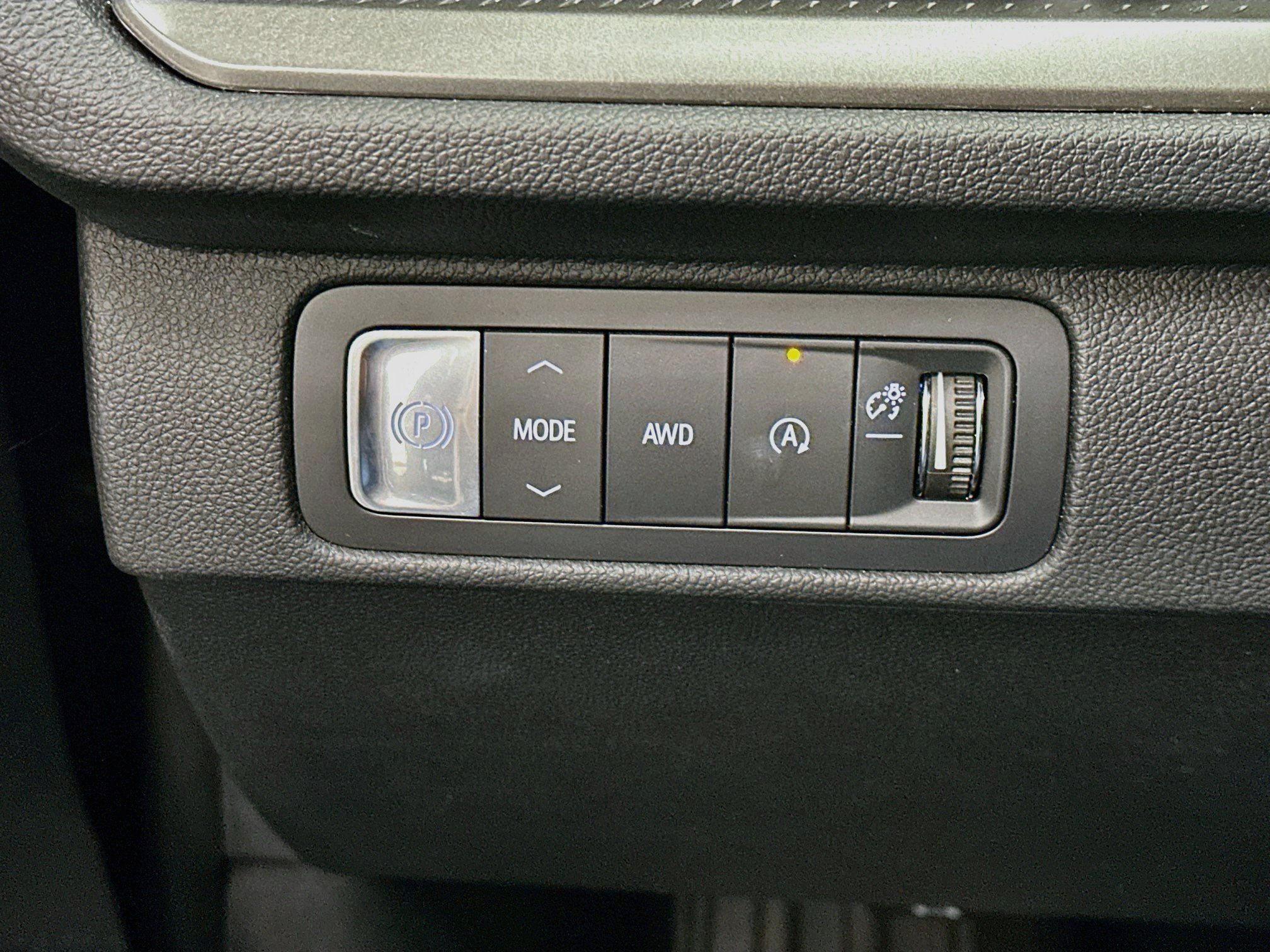 Used 2025 Chevrolet Traverse LT AWD/4WD image 17