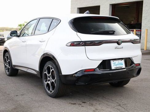 New 2025 Alfa Romeo Tonale w/ Premium Package image 6