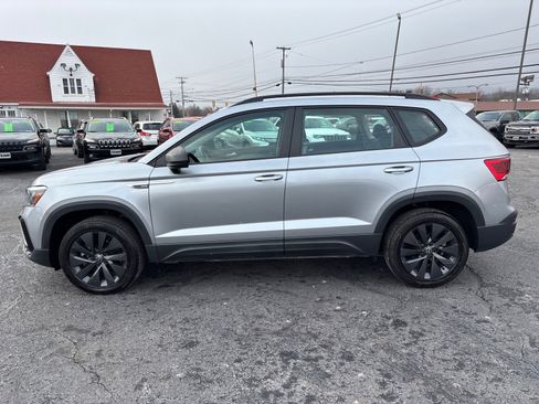 Used 2022 Volkswagen Taos S w/ IQ Drive S Package image 4