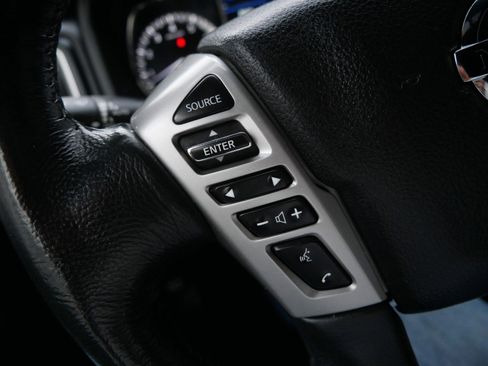Used 2019 Nissan Titan SV w/ SV Convenience Package image 26