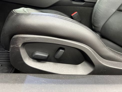 Used 2019 Chevrolet Corvette Stingray Coupe w/ Carbon Flash Badge Package image 10