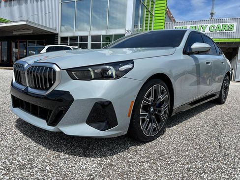 Used 2026 BMW 530i w/ M Sport Package RWD image 9