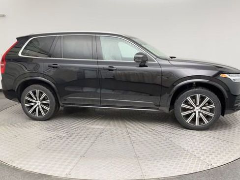Used 2023 Volvo XC90 B5 Core w/ Protection Package Premier image 9